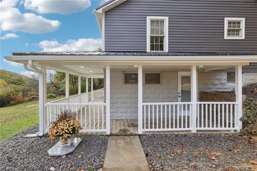 305 Queenstown Rd, Karns City, PA, 16041-3013 | Card Image