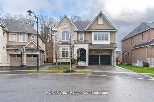 6 Forest Grove Crt, Aurora, ON, L4G3G4 | Card Image