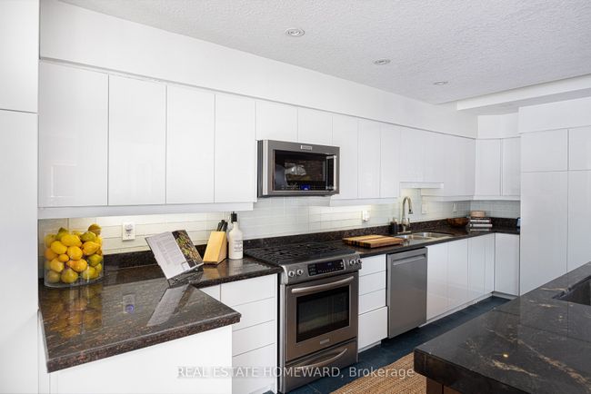 2 Park Ave, House other with 5 bedrooms, 5 bathrooms and 4 parking in Toronto ON | Image 28
