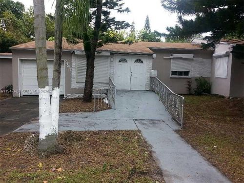 1-2447 Pierce St, Hollywood, FL, 33020-4309 | Card Image