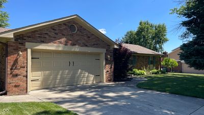 4324 Windview Circle, House other with 3 bedrooms, 2 bathrooms and null parking in Greenwood IN | Image 2