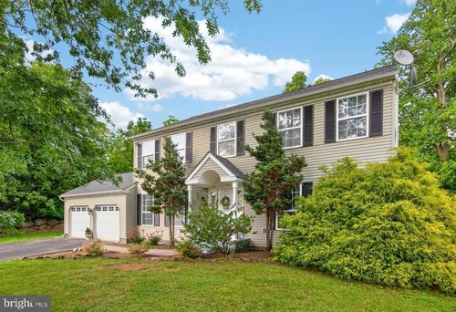 23 Hunters Run Ln, Pottstown, PA, 19464-2167 | Card Image