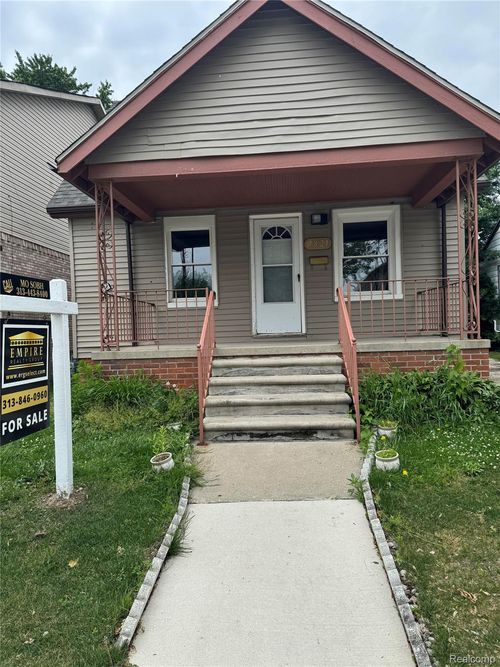 7821 Mead St, Dearborn, MI, 48126-1032 | Card Image