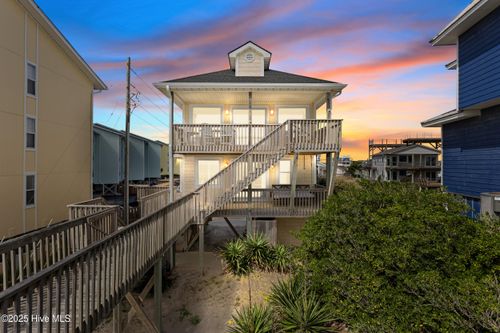1004 N Shore Dr, Surf City, NC, 28445-6656 | Card Image