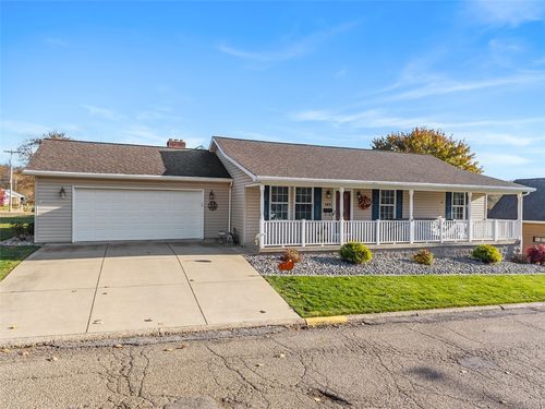 124 12th St, Midland, PA, 15059-1606 | Card Image