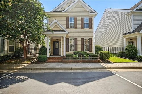 8236 Lee Hall Ave, Suffolk, VA, 23435-3445 | Card Image