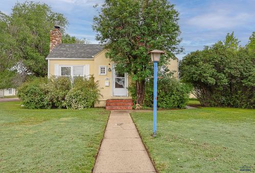 1501 Albany Ave, Hot Springs, SD, 57747-2216 | Card Image