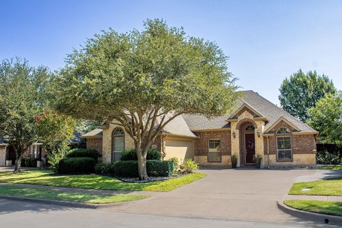 8407 Pecan Creek Dr, Arlington, TX, 76001-2955 | Card Image