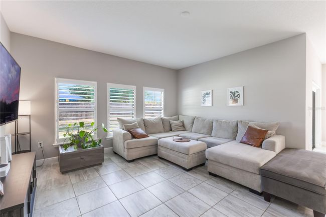 112 Red Maple Burl Cir, House other with 4 bedrooms, 2 bathrooms and null parking in Debary FL | Image 6