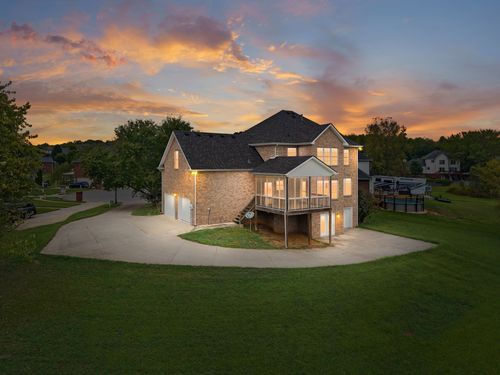 1013 Fox Hollow Pl, Adams, TN, 37010-9177 | Card Image