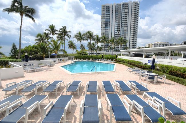 APT-1404 - 1340 S Ocean Blvd, Condo with 2 bedrooms, 2 bathrooms and null parking in Pompano Beach FL | Image 38