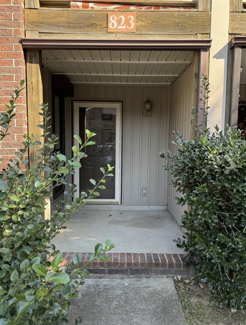 823 Highway 70 E, Dickson, TN, 37055-2243 | Card Image