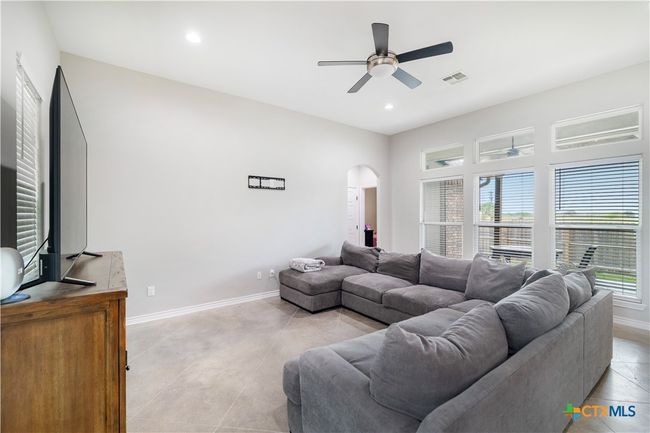 211 Amberglow Ct, House other with 3 bedrooms, 2 bathrooms and null parking in Victoria TX | Image 7