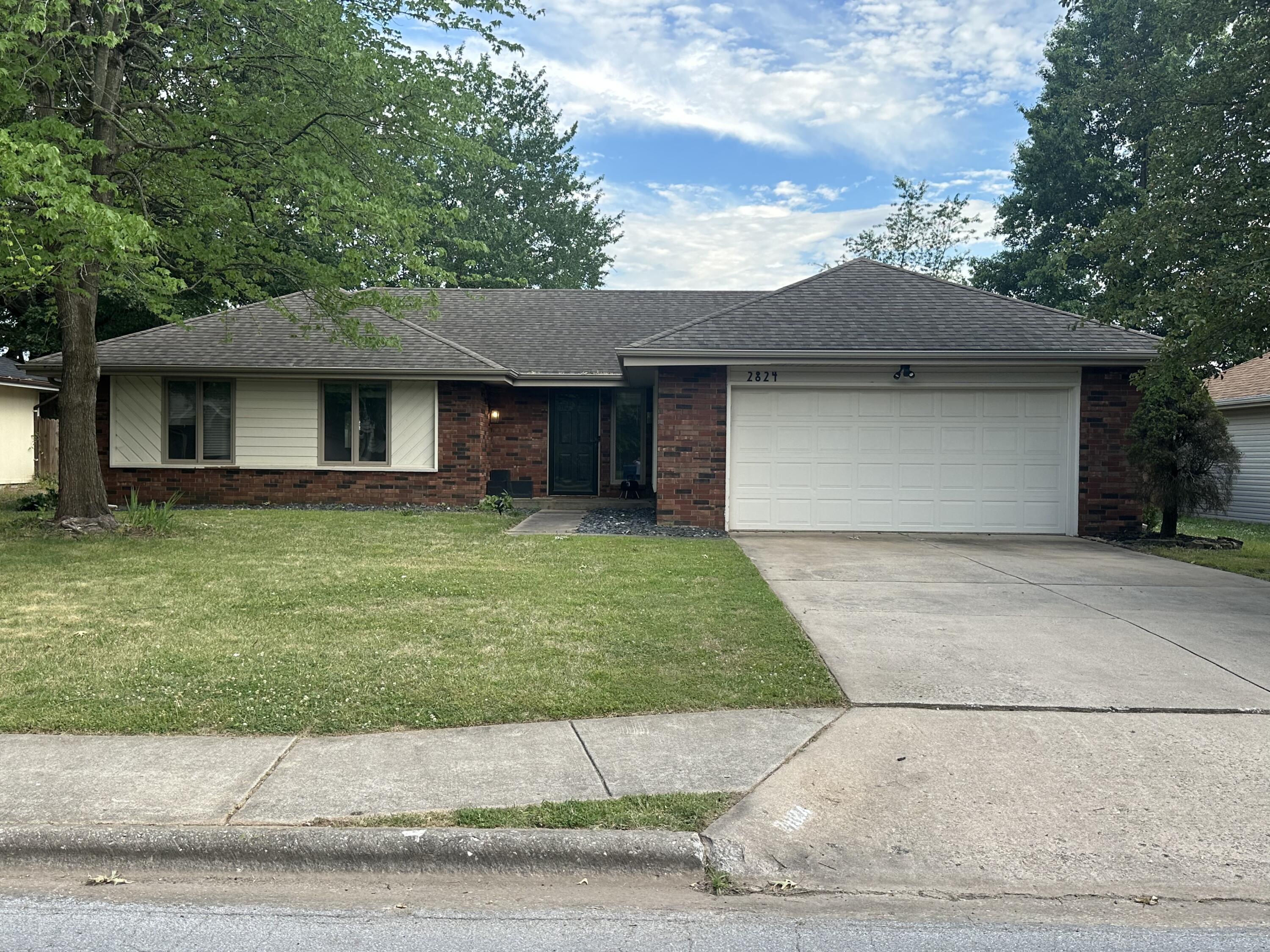 Maplewood St, Springfield, MO 65807