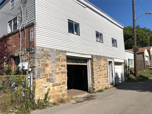 615 Natchez St, Mt Washington, PA, 15211-1841 | Card Image