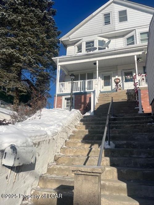 195 Ohio Ave, Shenandoah, PA, 17976-1317 | Card Image