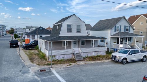 19 Dover Ave, Hampton, NH, 03842-3032 | Card Image