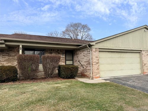 5561 Mansfield Ave, Sterling Heights, MI, 48310-5700 | Card Image