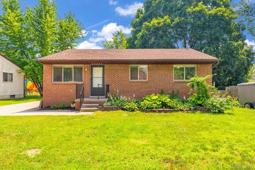 35057 Markey St, Westland, MI, 48186-4431 | Card Image