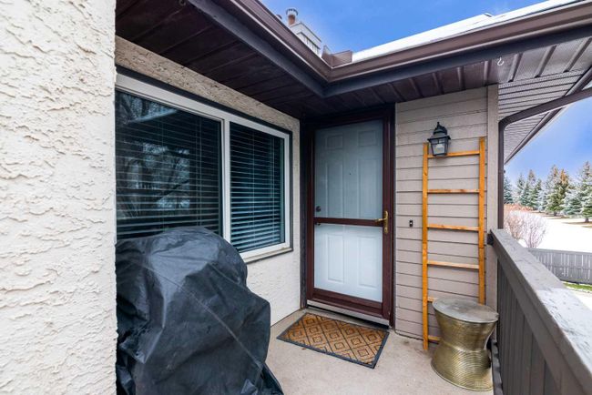 123 Cedar Springs Gardens Sw, Home with 3 bedrooms, 1 bathrooms and 1 parking in Calgary AB | Image 2
