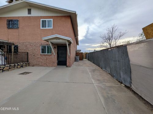 a-709 S Tays St, El Paso, TX, 79901-3056 | Card Image