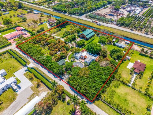 19050 Sw 194th Ave, Miami, FL, 33187-1945 | Card Image