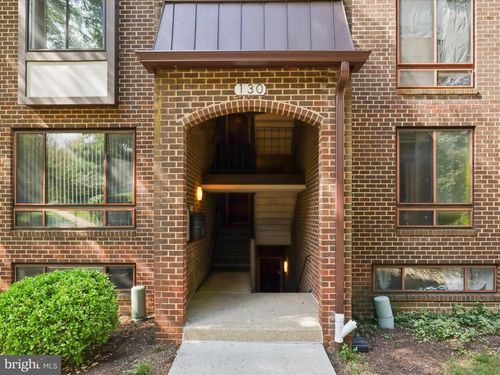 apt-201-130 Roberts Ln, ALEXANDRIA, VA, 22314-4633 | Card Image