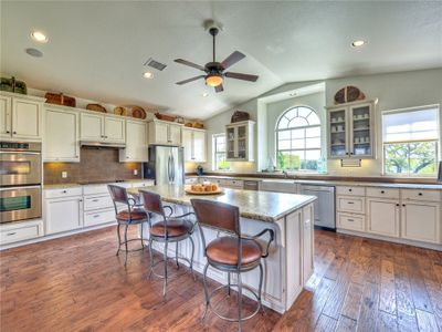 115 Hill Loop, House other with 3 bedrooms, 3 bathrooms and 4 parking in Spicewood TX | Image 3