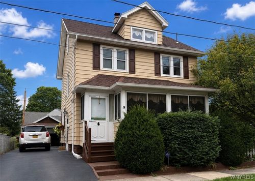 9 Norran Dr, Rochester, NY, 14609-2111 | Card Image