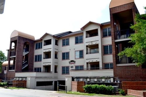 apt-101-501 W 26th St, Austin, TX, 78705-4579 | Card Image