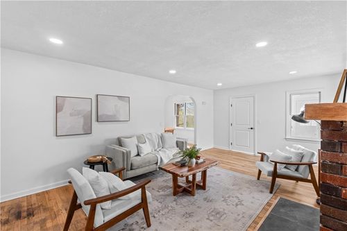 915 S Trail Ridge Drive, Independence, MO, 64050 | Card Image