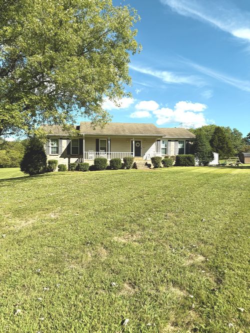356 Lee Rd, Cottontown, TN, 37048-4627 | Card Image