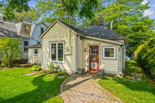 {{alt}} | Card Image