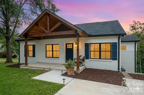503 Circle Dr E, Shelby, NC, 28150-5918 | Card Image