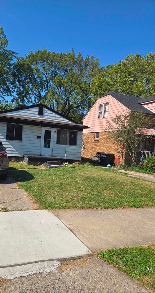 19437 Conley St, Detroit, MI, 48234-2249 | Card Image