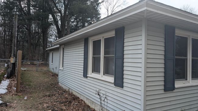 exterior east | Image 17