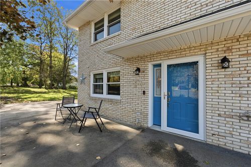 22 Pine Dr, Saxonburg Boro, PA, 16056 | Card Image
