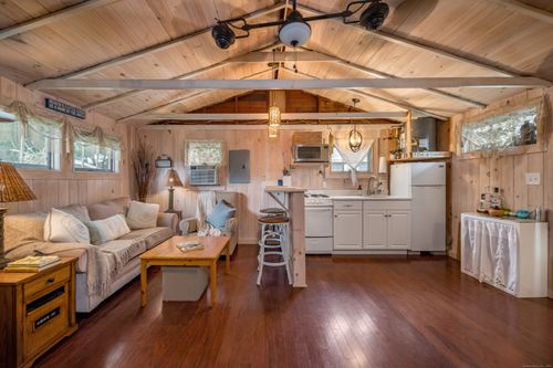 92 4th Ave, Madison, CT, 06443 | Card Image