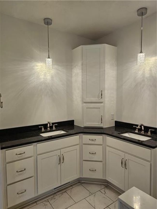 801 Wimbledon Dr, House other with 2 bedrooms, 1 bathrooms and 4 parking in Mount Pleasant PA | Image 11