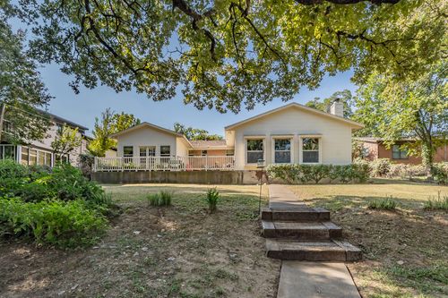 300 Shoreline Dr, Azle, TX, 76020-4038 | Card Image