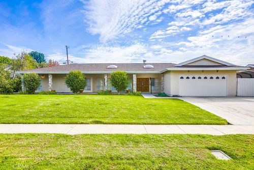 13902 Gimbert Ln, Santa Ana, CA, 92705-2862 | Card Image