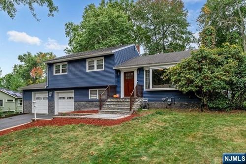 717 Orange Ct, River Vale, NJ, 07675-6414 | Card Image