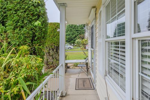 6 Fox Path, Coram, NY, 11727-2136 | Card Image