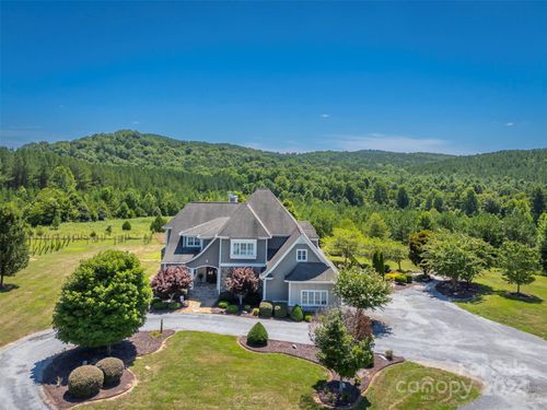 270 Walking Horse Ln, Rutherfordton, NC, 28139-6647 | Card Image