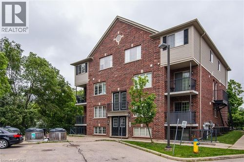 32-950 Highland Rd W, Kitchener, ON, N2N0A5 | Card Image