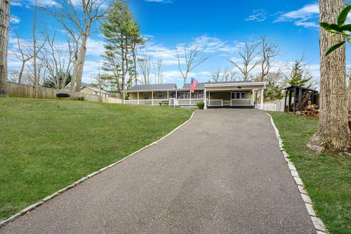 110 Upton Dr, Sound Beach, NY, 11789-2046 | Card Image