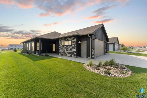6200 S Flat Creek Ave, Sioux Falls, SD, 57108-5282 | Card Image