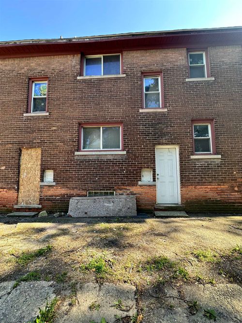 15043 Holmur St, Detroit, MI, 48238-2143 | Card Image