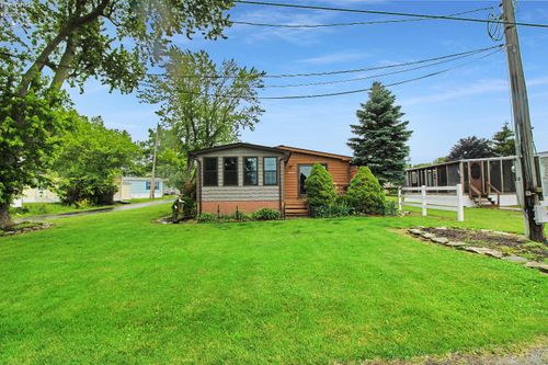 8098 E Rollie Dr, Marblehead, OH, 43440-1048 | Card Image