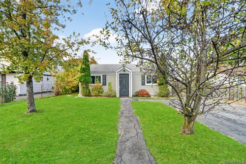 7 N Wayne Ave, West Haverstraw, NY, 10993-1412 | Card Image